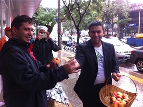 Feira de saúde atende mais de 300 pessoas em Maringá